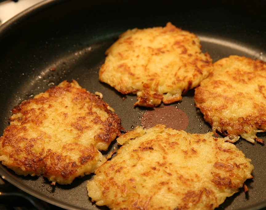 Zu lecker um wahr zu sein Süßkartoffel Rösti mit DillKnoblauch Dip