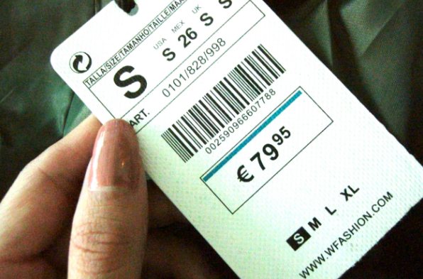 Darum solltest du neue Kleidung waschen bevor du sie trägst! Das