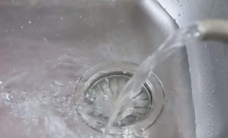 Abfluss chemische Reaktion