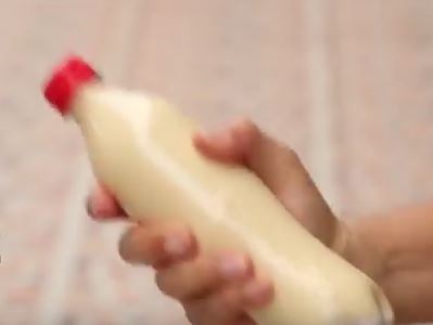 Pfannenkuchen Flasche Mix schütteln