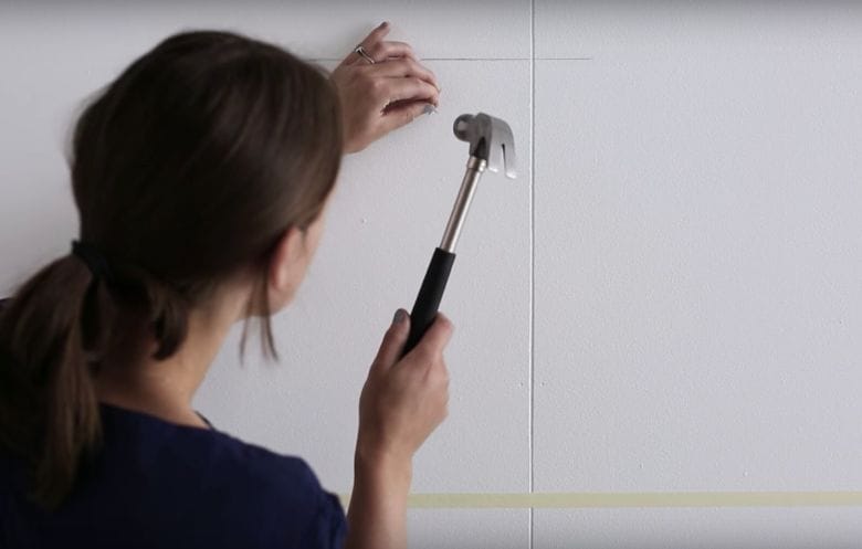 Was Hängt An Der Wand Und Gibt Jedem Die Hand www.tippsundtricks.co